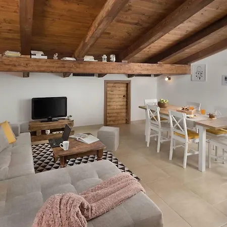 Ulika Apartment *